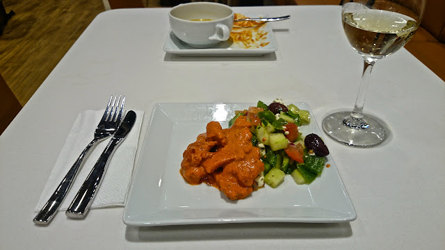 DSC 0014 - REVIEW - LHR Terminal 2 Lounges (Plaza Premium, United, Air Canada)