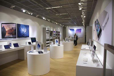 Photos of Apple-myym&auml;l&auml; &bull; 1Store Kamppi