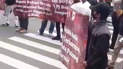 Aktivis Mahasiswa Bersama Masyarakat “Geruduk” Kemendagri ;Tolak Dani Ramdan Jabat Lagi Menjadi Pj Bupati Bekasi. 