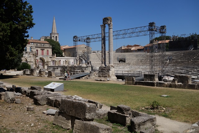 13. Saint-Remy-de-Provence. Ruinas de Glanum. Les-Baux-de-Provence. Arles. - De viaje por Francia: diarios, viajes y excursiones en coche. (29)
