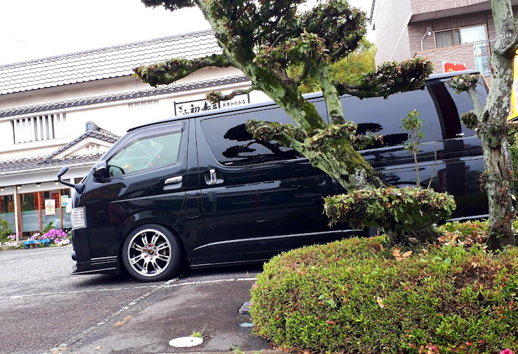 ハイエースバンのお寿司おイクラ、タコイカが・リモートオフ会・レインボー愛好会・梅雨入り・絆創膏の親分に関するカスタム事例の投稿画像1枚目