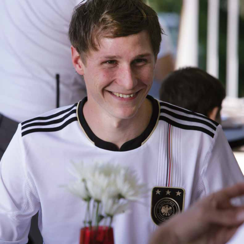 파일:external/celebrityhairstylez.com/benedikt-howedes-hairstyles2.png