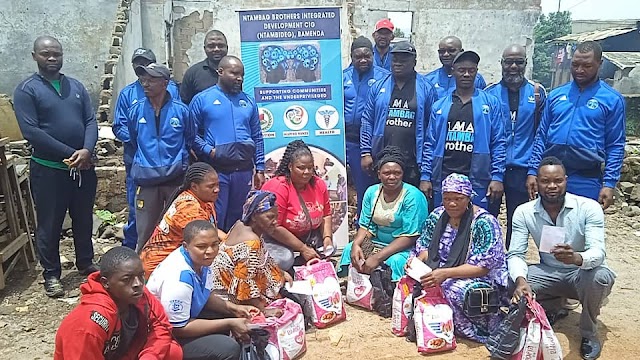 Old Town Bamenda: Ntambag Brothers Common Initiative Group Donates to Fire Victims