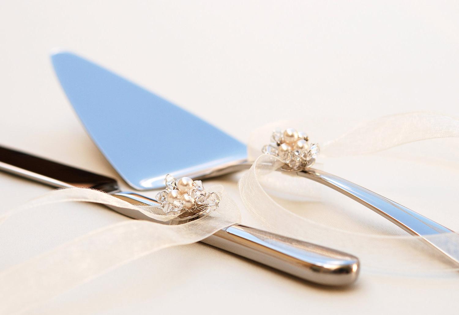 A VINTAGE Wedding Cake Server