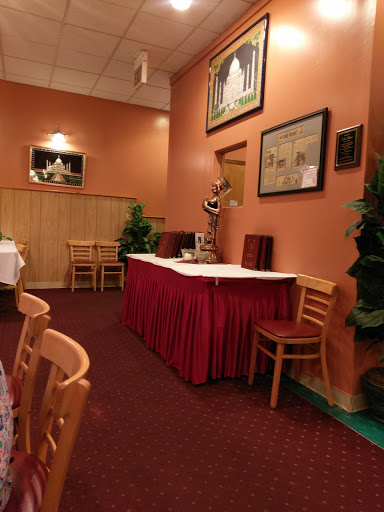 Restaurant «India Palace Restaurant», reviews and photos, 242 E Geneva Rd, Wheaton, IL 60187, USA