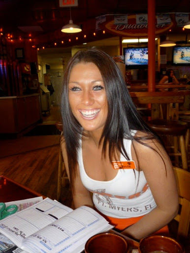 Chicken Wings Restaurant «Hooters», reviews and photos, 25 NJ-23, Wayne, NJ 07470, USA