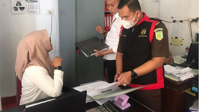 Bongkar Kasus Korupsi, Kejari Pijay Geledah Kantor PDAM Tirta Krueng Meuredu