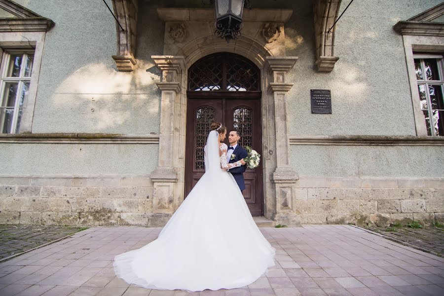 Fotógrafo de casamento Yana Petrus (petrusphoto). Foto de 7 de abril 2018