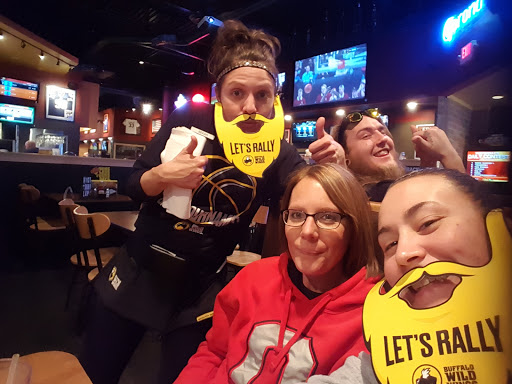 Chicken Wings Restaurant «Buffalo Wild Wings», reviews and photos, 235 Lincoln Way W, Massillon, OH 44647, USA