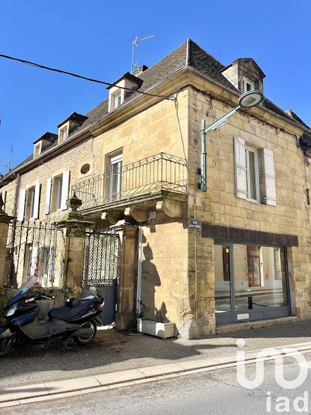 Vente maison 7 pièces 140 m² à Sarlat-la-caneda (24200), 250 000 €