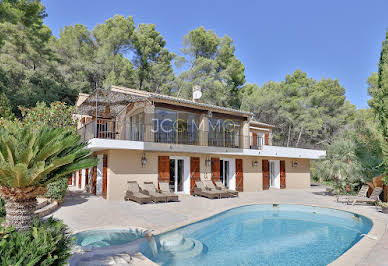 Villa with pool and terrace 9