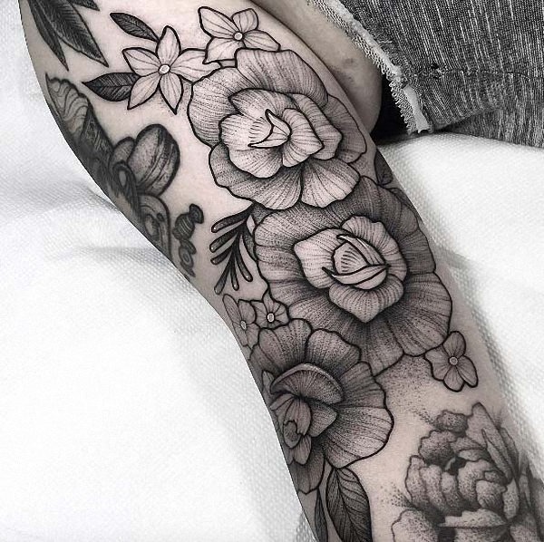 esses_brilhantes_dotwork_flores