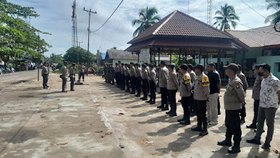 Polisi dan TNI Perketat Pengamanan Rapat Pleno Terbuka di Kecamatan Kubu