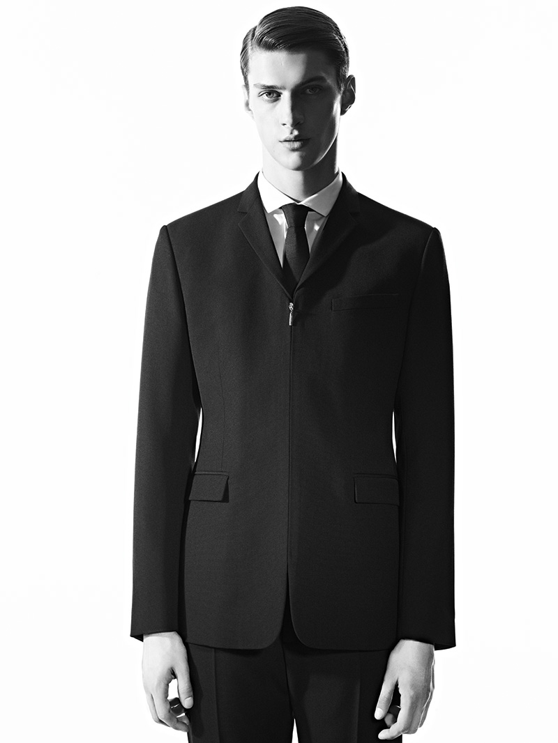 파일:external/ftape.com/Dior-Homme-FW13-Suit.jpg