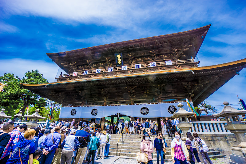 Zenkoji temple gate photo1