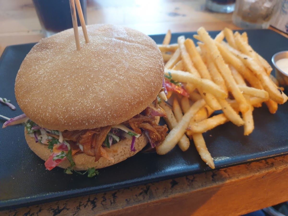 GF pulled pork burger