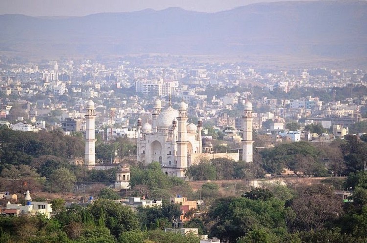 파일:external/www.wherecoolthingshappen.com/bibi-ka-maqbara-wcth11.jpg