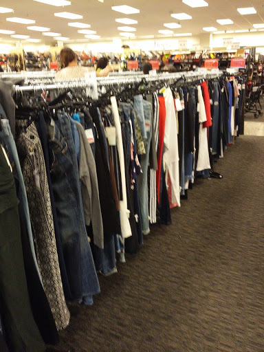 Department Store «Nordstrom Rack Lakewood Center», reviews and photos, 4651 Silva St, Lakewood, CA 90712, USA