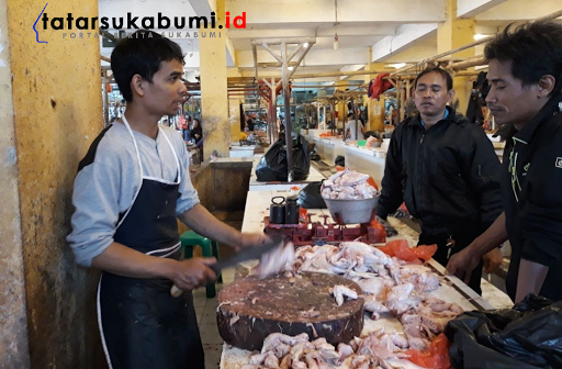 
Pedagang dan Masyarakat Mengeluh, Harga Melonjak Tinggi Daging Ayam Tak Terbeli
