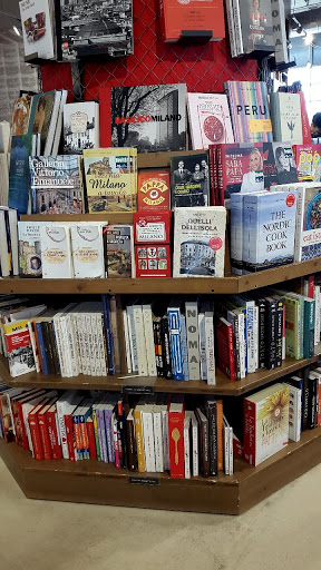 laFeltrinelli RED (Read Eat Dream)