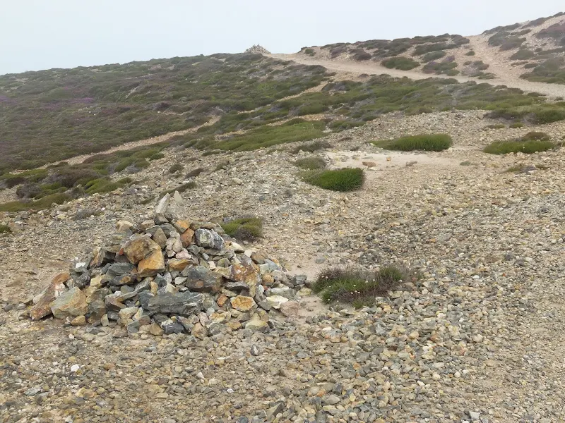 Cairnes on Wheal Charlotte Moor mark the way