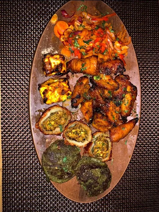 Veg Kebab Platter (3Hara Bhara Kebab + 2Tandoori Aloo + 4Afghani Chaap + 2Paneer Tikka)