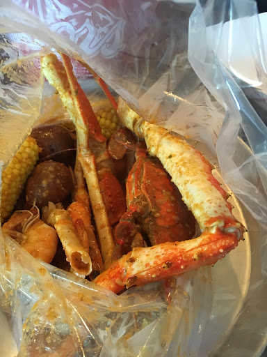 Seafood Restaurant «Crazy Cajun», reviews and photos, 8578 Edinburgh Centre Dr, Brooklyn Park, MN 55443, USA