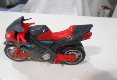 Brinquedo de plástico, moto com fricção (pull back action)  da Marvel - Hasbro - 11,5cm comprimento -   R$ 12,00