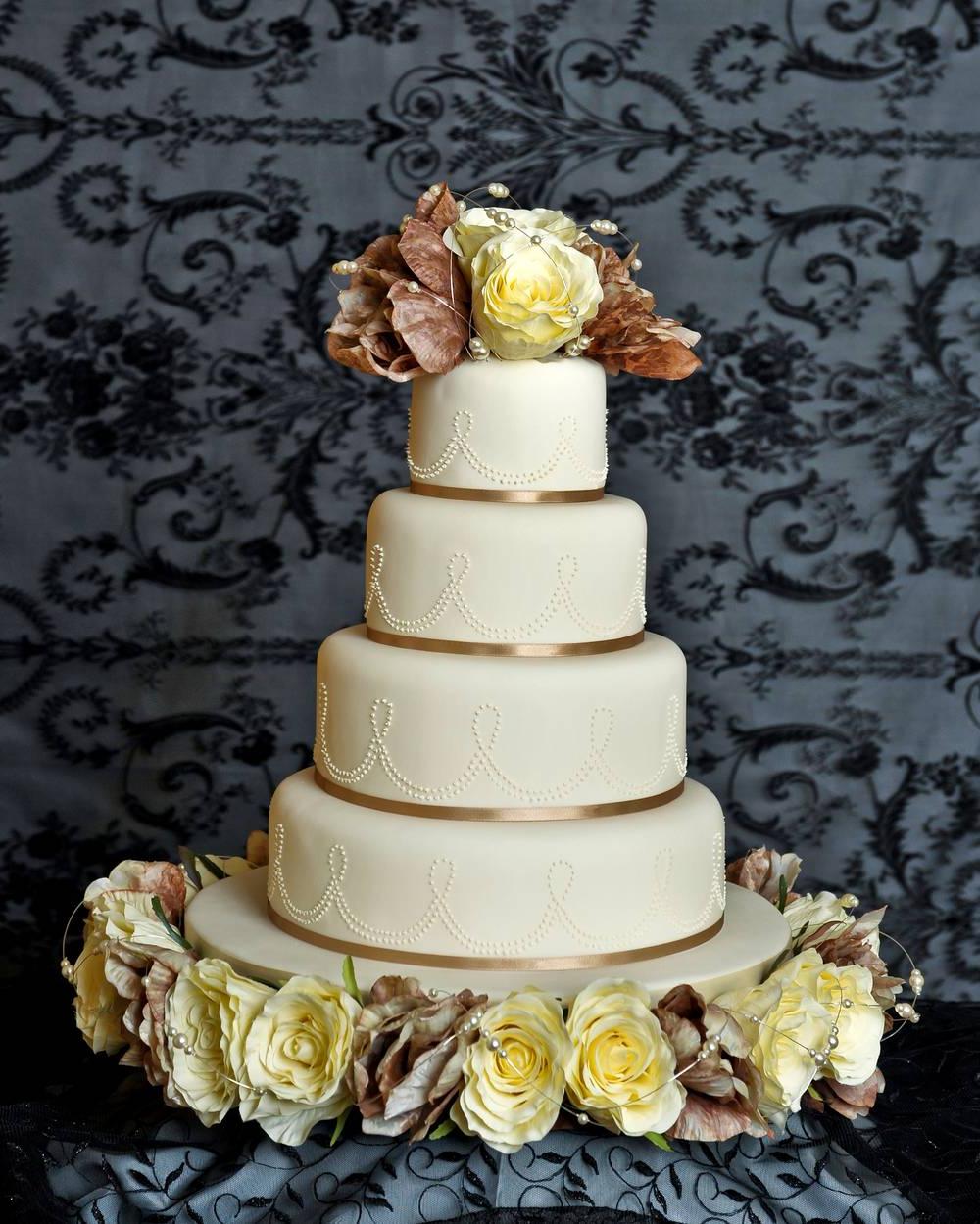 Wedding Cakes - Gold