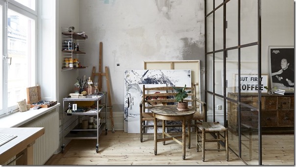 La casa di un artista tra stile scandinavo e industriale