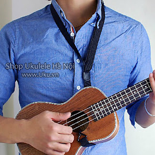 cách đeo dây đàn ukulele