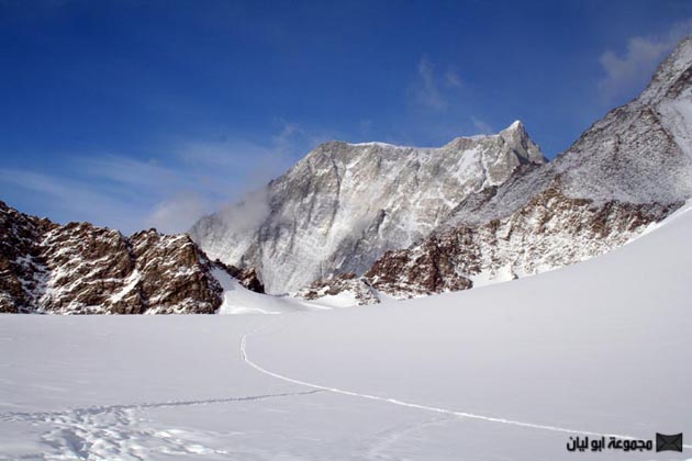 القمم الاعلى: اعلى قمة في كل قارة Highest-point-in-antarctica-vinson-massif