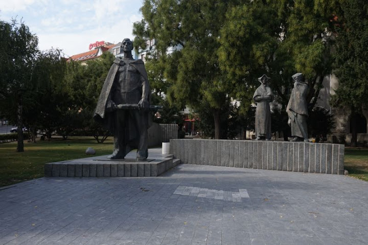 19/09- Centro y Slavín: De leyendas y un cementerio militar - Remontando el Danubio: Bratislava en dos días (25)