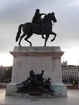 2018.08.24-077 statue de Louis XIV