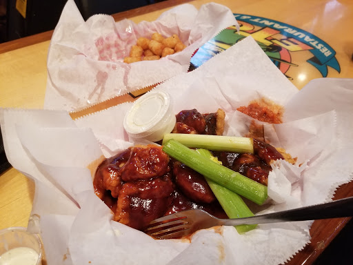 Bar & Grill «Wings Etc.», reviews and photos, 2123 N Oak Dr, Plymouth, IN 46563, USA