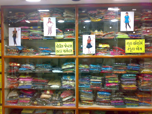 SUCHA DRESSES, Champa Gali, Main Bazar, Adarsh Society, Halol, Gujarat 389350, India, Formal_Clothing_Store, state GJ