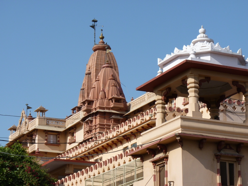 Sri Govardhana Nesa Perumal Temple (Thiru Vadamathura) Brindhavan - Divya Desam 104 Sri Govardhana Nesa Perumal Temple (Thiru Vadamathura) Brindhavan - Divya Desam 104