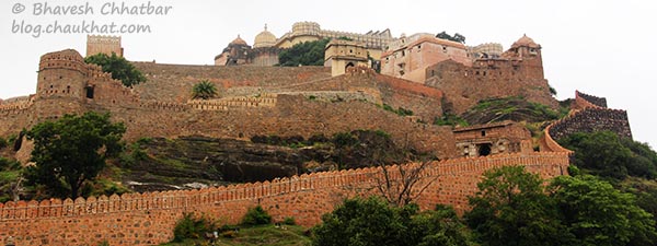 Way up to Kumbhalgarh Fort