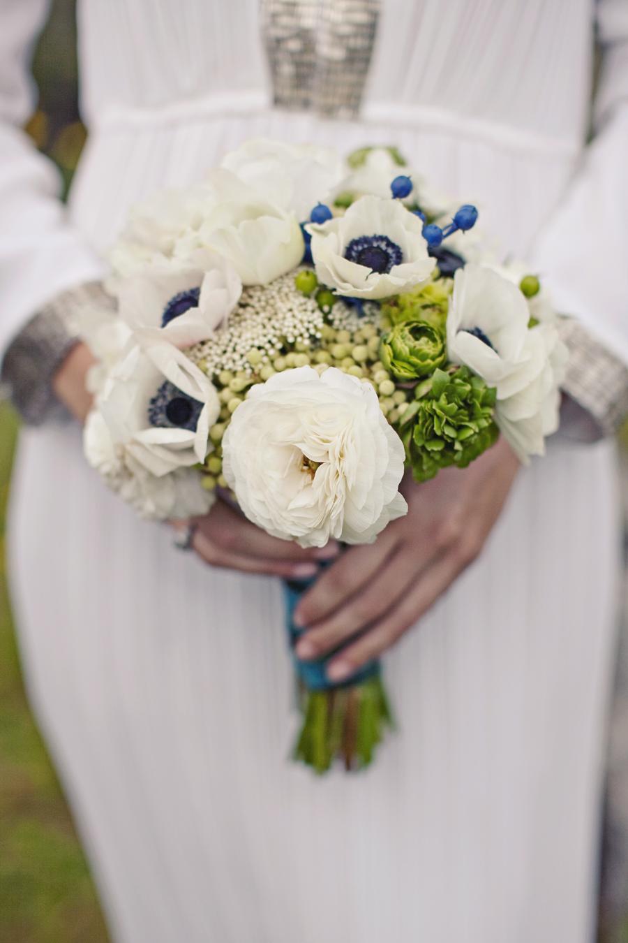 green and white daisy bouquets