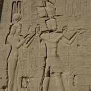 Denderah3_Cleopatra_Cesarion.jpg