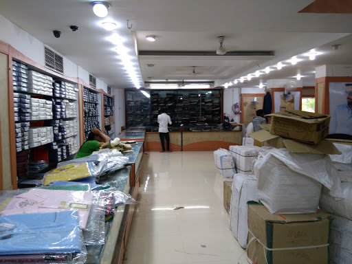 Jain Sons & Jain Readymade, Behind Basam Stand, Next to Kashmir Lodge, Akola, Maharashtra 444001, India, Department_Store, state MH