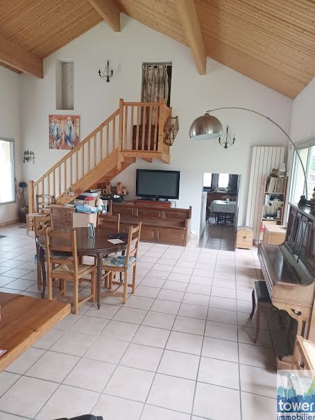 Vente maison 6 pièces 150 m² à Bagneres-de-luchon (31110), 364 000 €