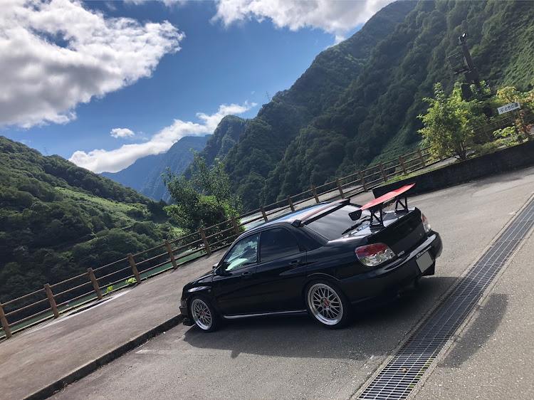 インプレッサ WRX STIの宇奈月・愛車とモーニング・ドライブ・夜勤明け・立体駐車場は盛れるに関するカスタム事例の投稿画像1枚目