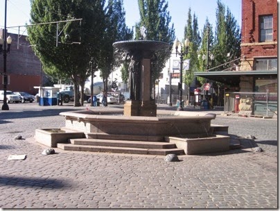 IMG_3592 Skidmore Fountain in Portland, Oregon on September 10, 2008