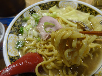 すごい煮干ラーメン凪五反田西口店、仕入れる煮干毎月5トン以上