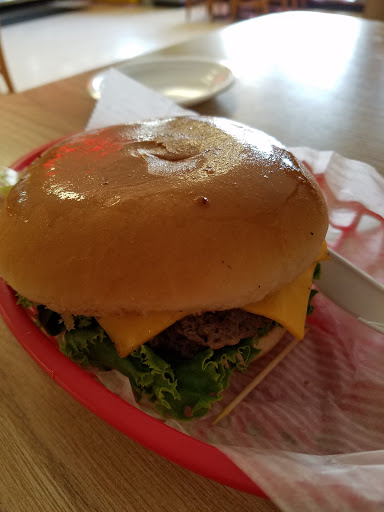 Hamburger Restaurant «Bracken Cafe», reviews and photos, 1 Retama Pkwy, Selma, TX 78154, USA