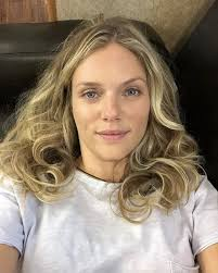 Tracy Spiridakos Net Worth 2021, Wiki, Bio, Husband, Married, Spouse, Baby, Height