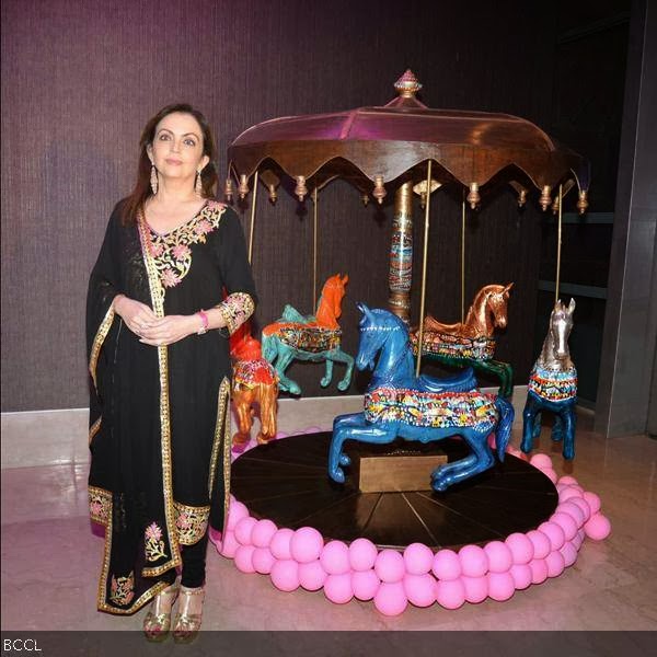 Nita Ambani poses for the cameras during Passages art event hosted by Palladium Hotel, in Mumbai. (Pic: Viral Bhayani) <br />  