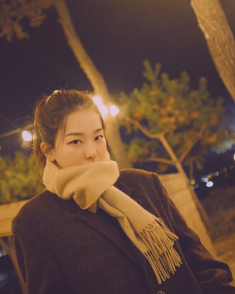 Netizen Dibuat Jatuh Cinta dengan Unggahan Seulgi Red Velvet yang Penuh Aura "Girlfriend Material" 5 download%2B%25285%2529