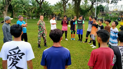 Babinsa kodim 0104 Pantau Kesiapan Santri Dayah Amal Jelang Liga Santri Piala Kasad PSSI 2022